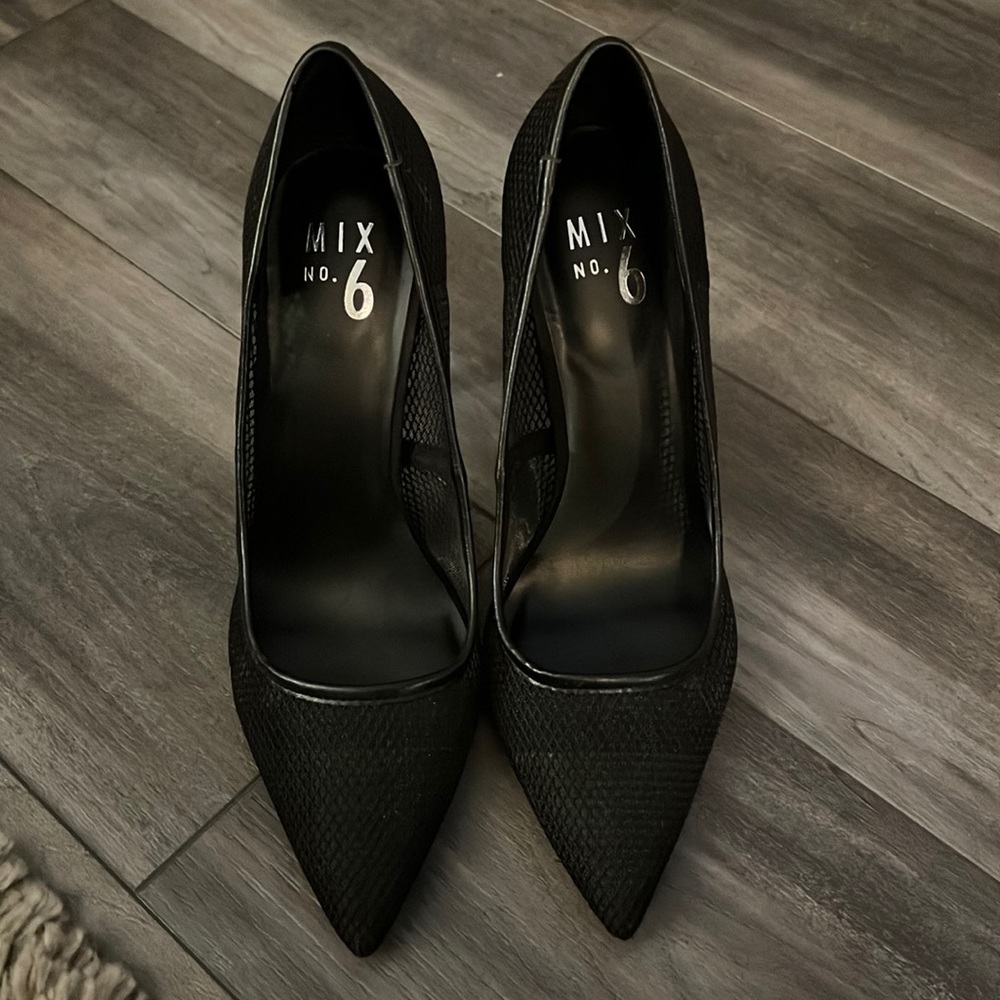 Black pump to party in…only worn a couple time. In great condition